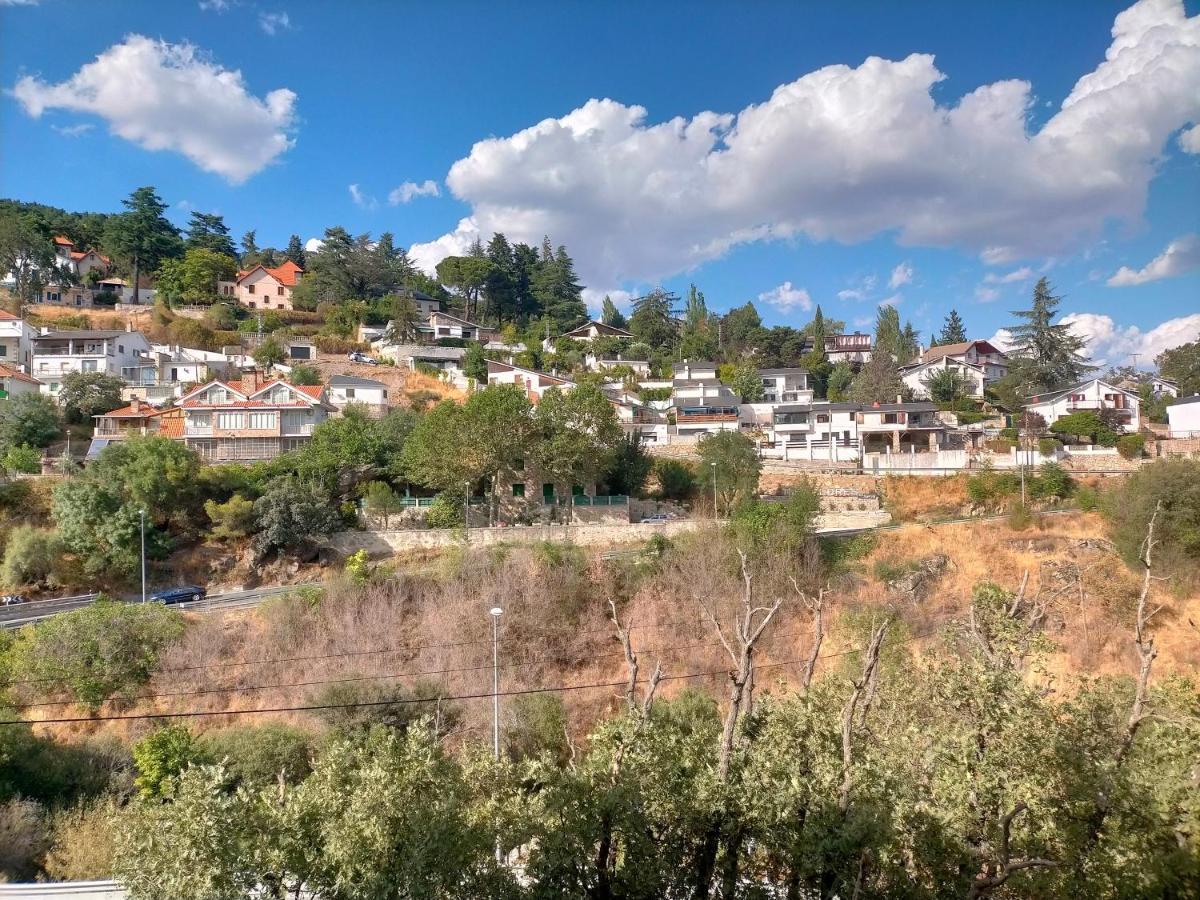 מיראפלורס דה לה סיירה Apartamento Rural מראה חיצוני תמונה